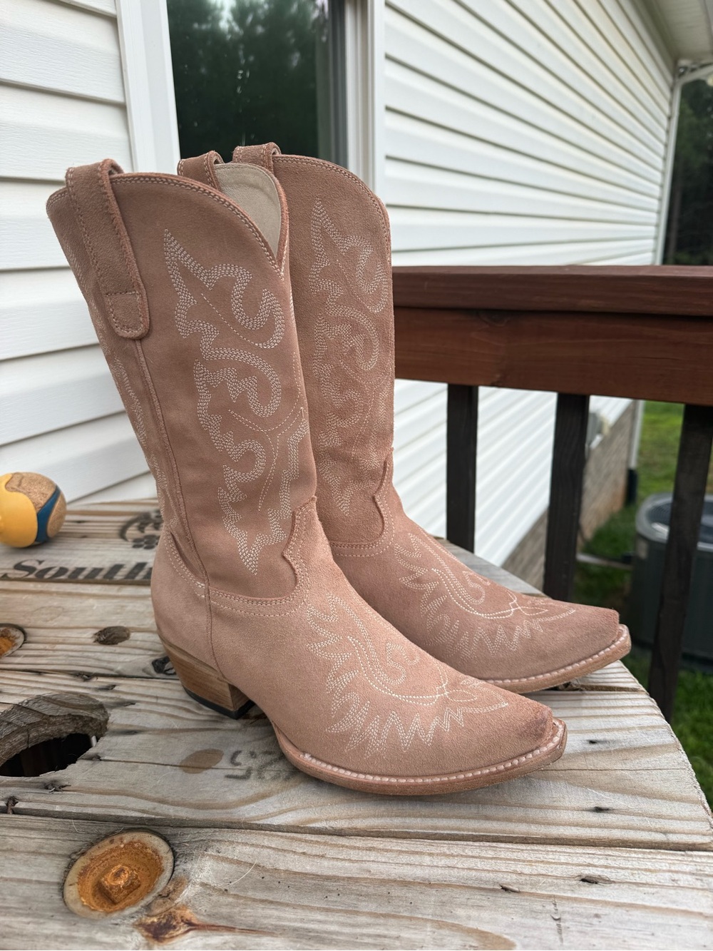 Freebird Wilson Pink Suede Boots 9